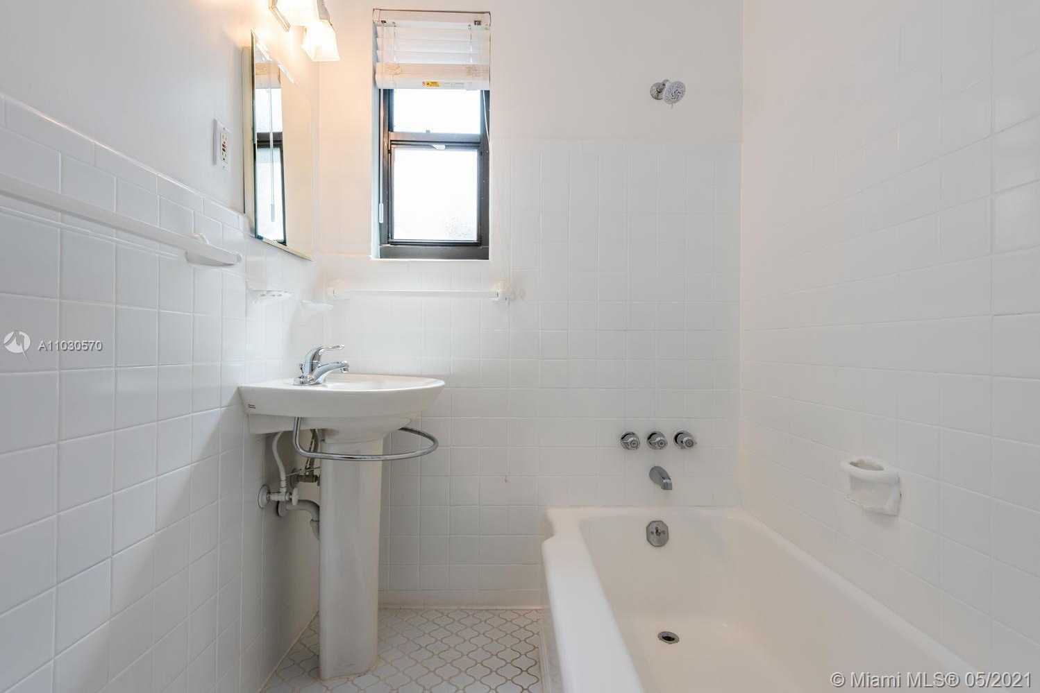 Small Image of 454 NORTH EAST 93 ST, Miami Shores Number 33