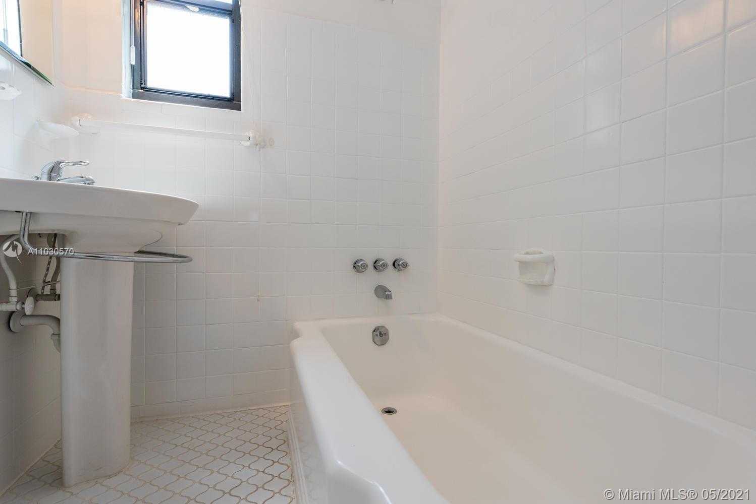 Small Image of 454 NORTH EAST 93 ST, Miami Shores Number 34