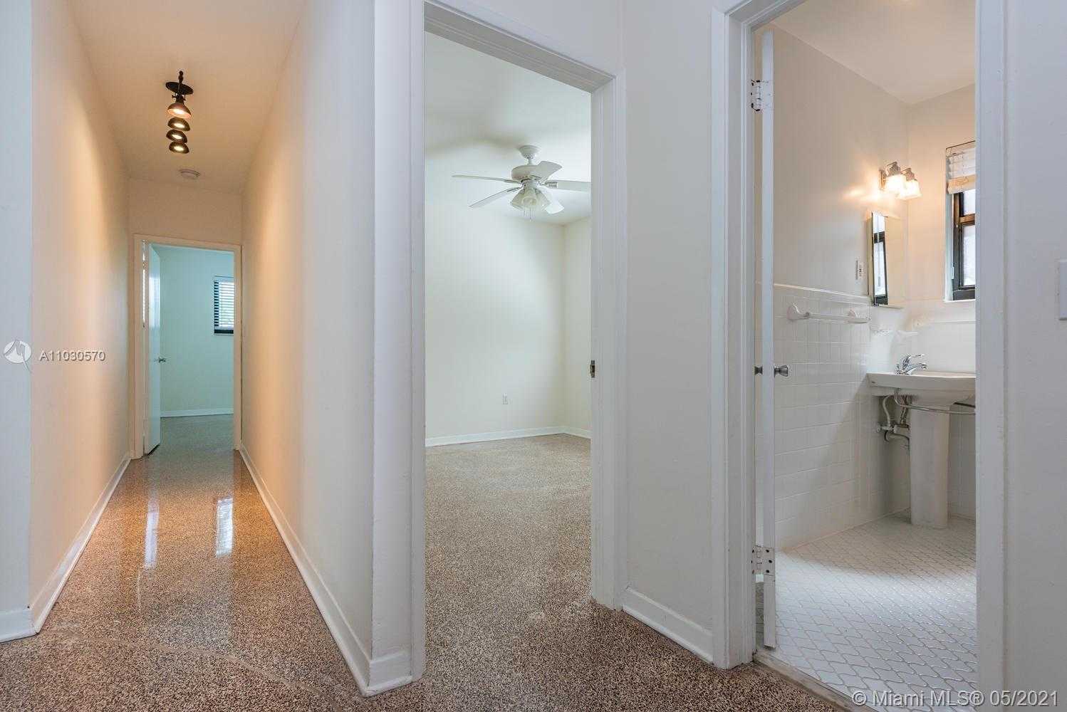 Small Image of 454 NORTH EAST 93 ST, Miami Shores Number 37