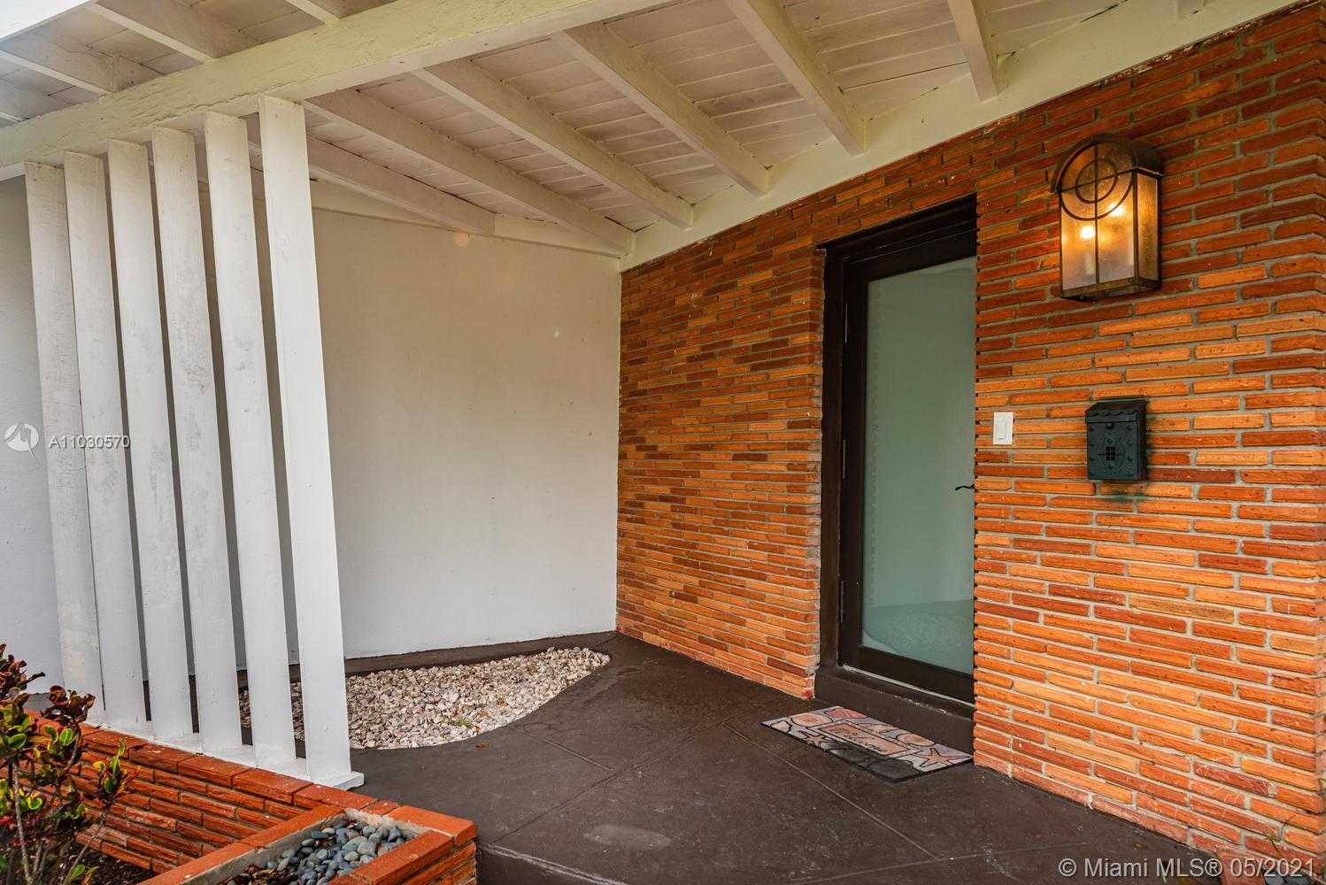 Small Image of 454 NORTH EAST 93 ST, Miami Shores Number 7