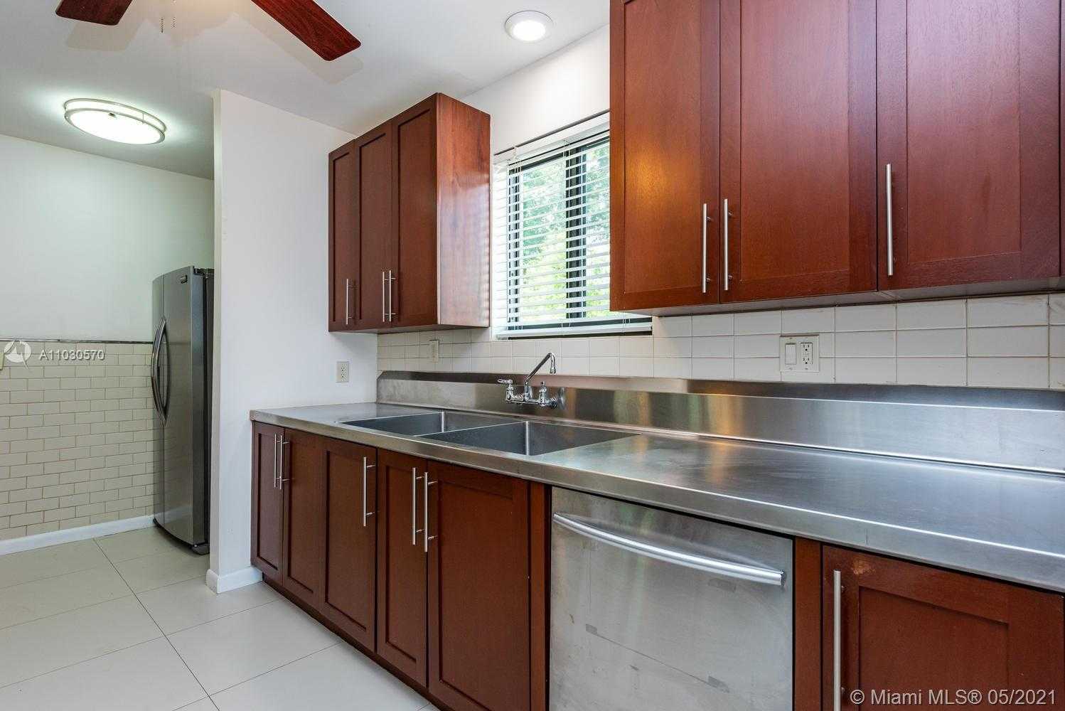 Small Image of 454 NORTH EAST 93 ST, Miami Shores Number 8