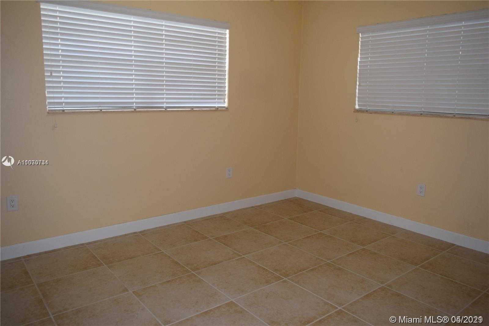Small Image of 331 SANTANDER AVE #335, Coral Gables Number 3