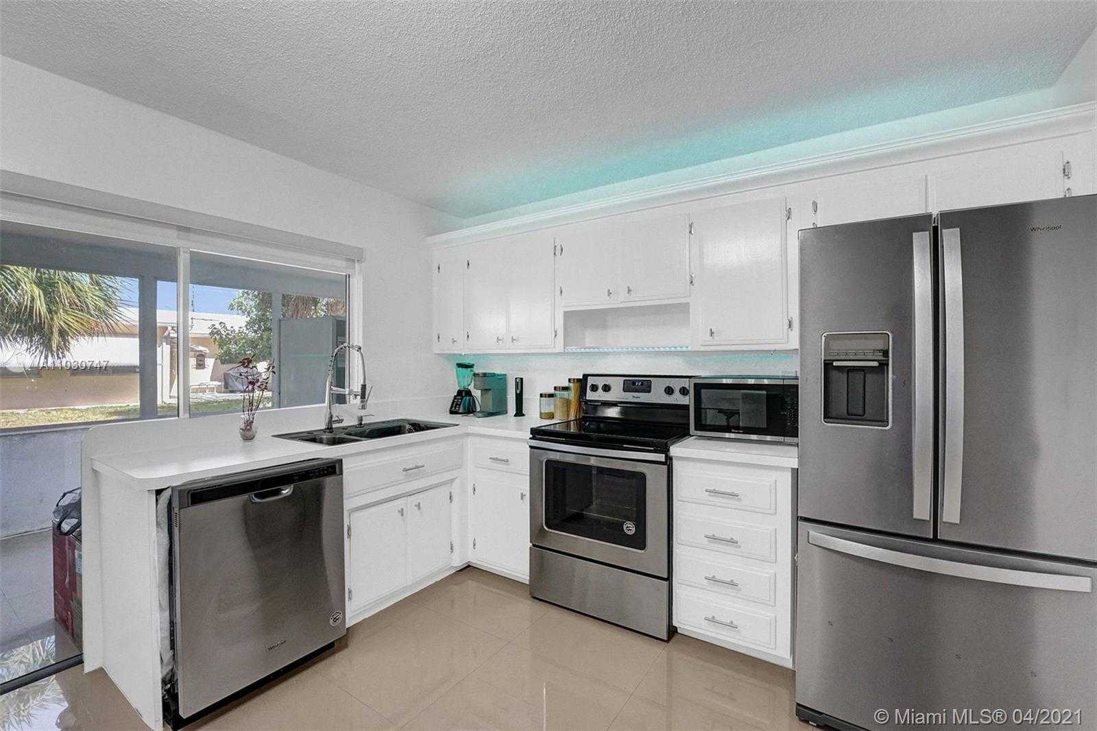 Small Image of 5404 NORTH WEST 25TH AVE, Tamarac Number 15