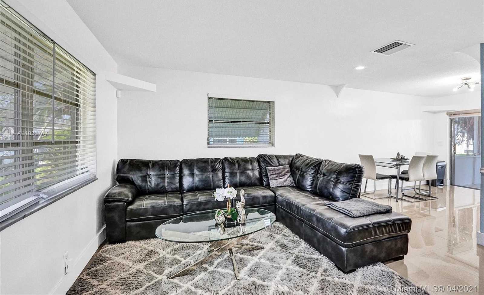 Small Image of 5404 NORTH WEST 25TH AVE, Tamarac Number 8