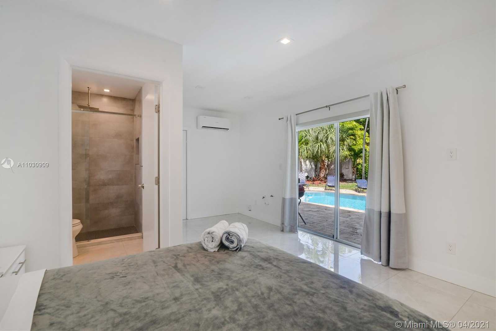 Small Image of 2555 NORTH EAST 202ND ST, Miami Number 13