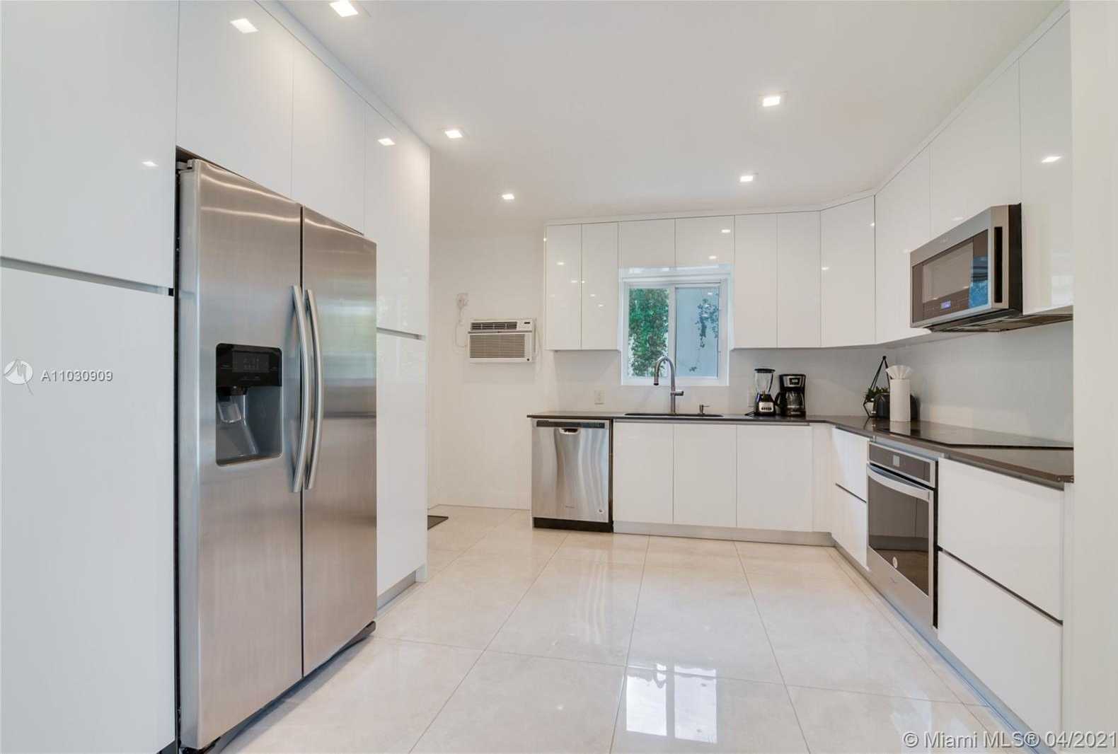 Small Image of 2555 NORTH EAST 202ND ST, Miami Number 5
