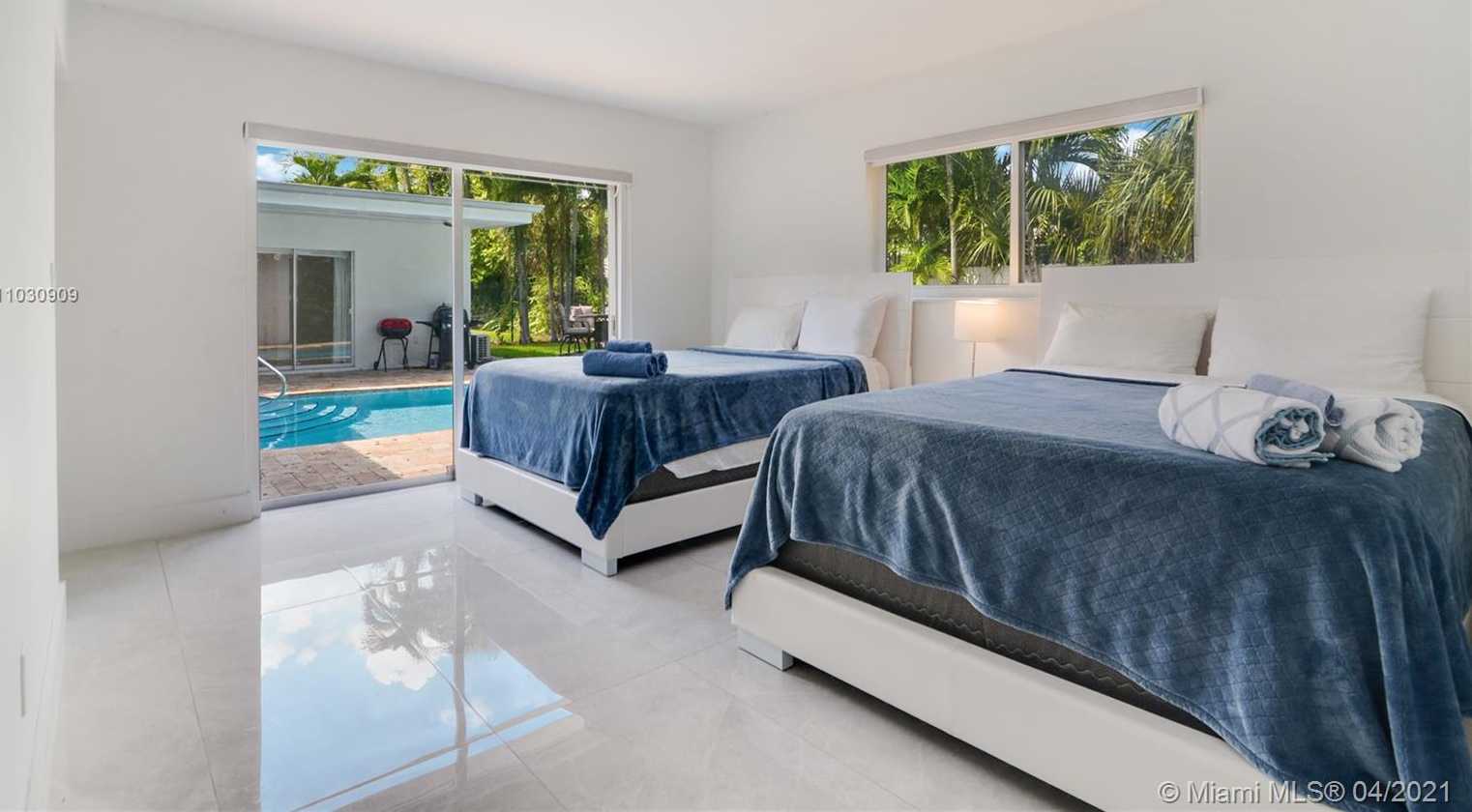 Small Image of 2555 NORTH EAST 202ND ST, Miami Number 7