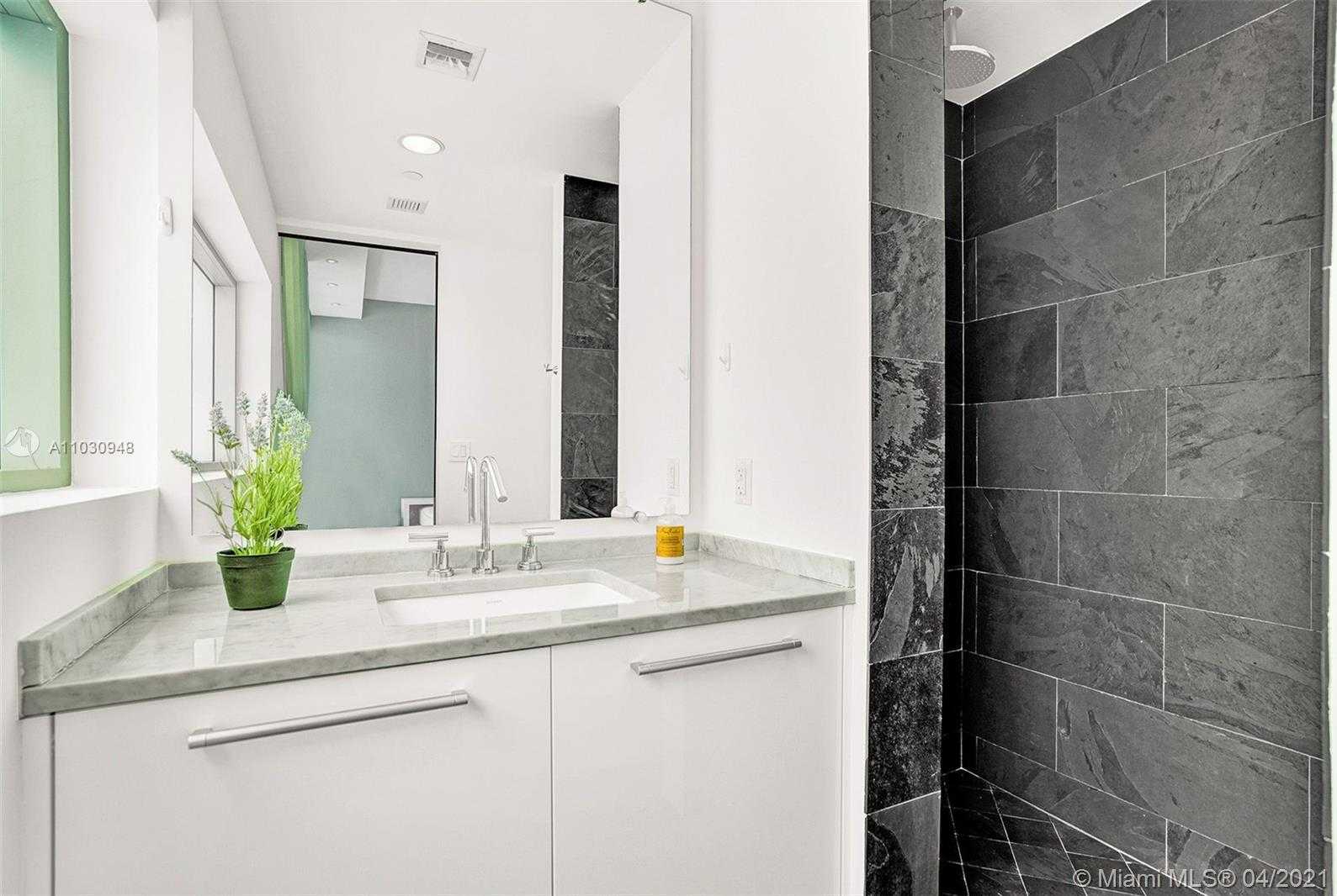 Small Image of 900 BISCAYNE BLVD #6205, Miami Number 34