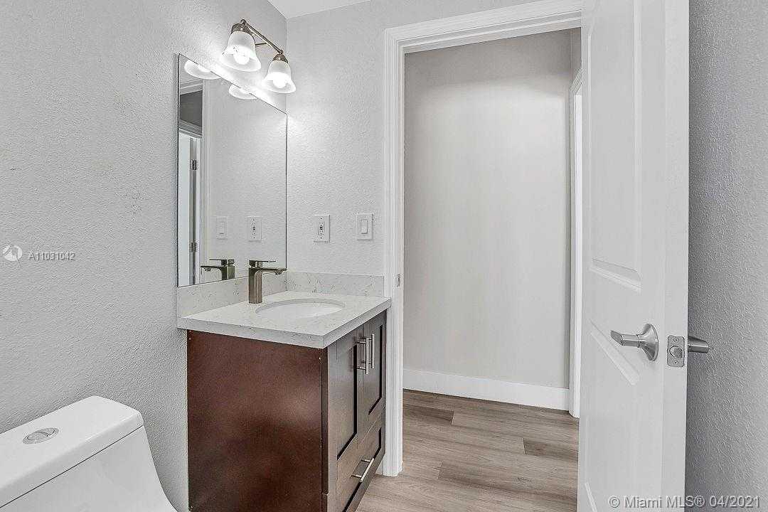 Small Image of 2134 SOUTH WEST 82ND PL #Side, Miami Number 12