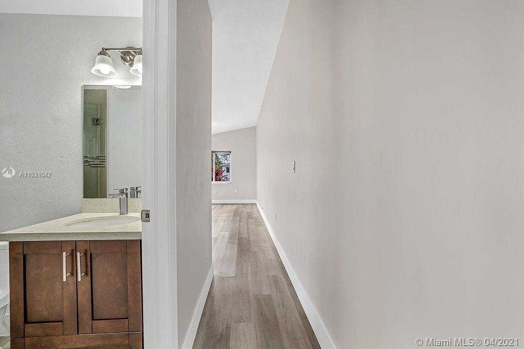 Small Image of 2134 SOUTH WEST 82ND PL #Side, Miami Number 13