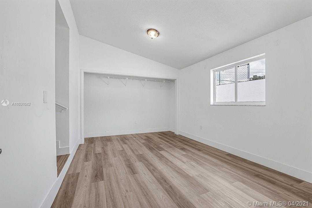 Small Image of 2134 SOUTH WEST 82ND PL #Side, Miami Number 18