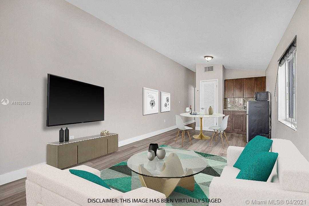 Small Image of 2134 SOUTH WEST 82ND PL #Side, Miami Number 3