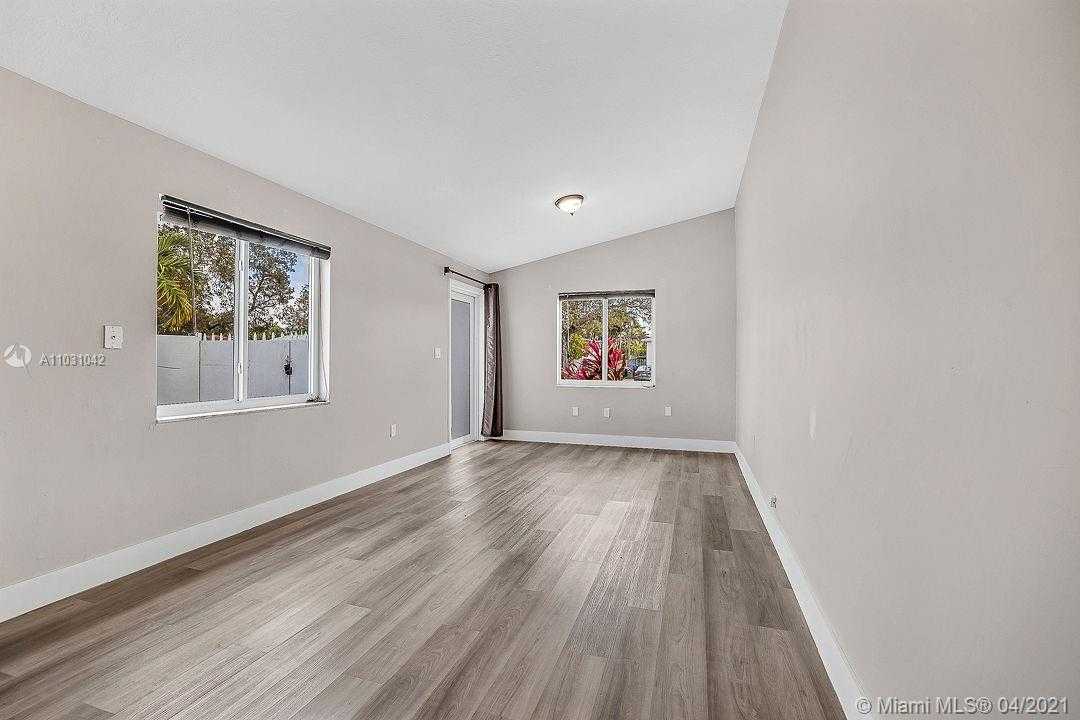 Small Image of 2134 SOUTH WEST 82ND PL #Side, Miami Number 8