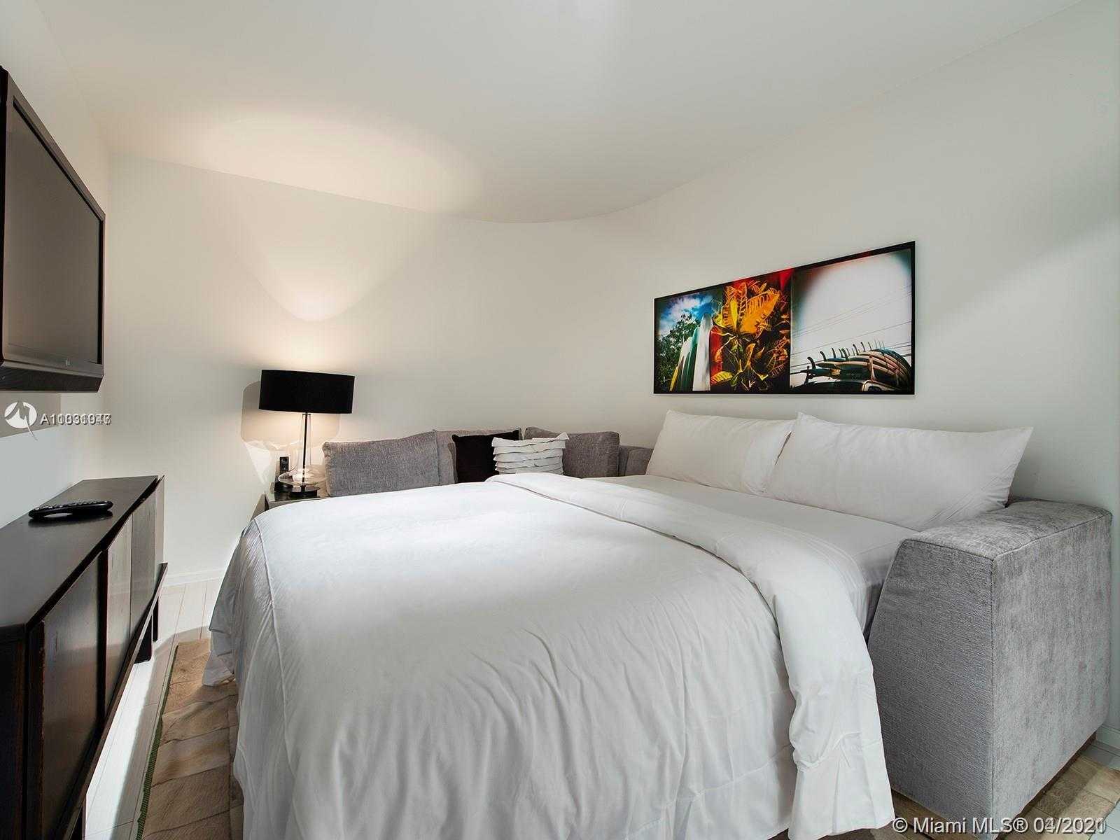 Small Image of 2201 COLLINS AVE #1519, Miami Beach Number 12