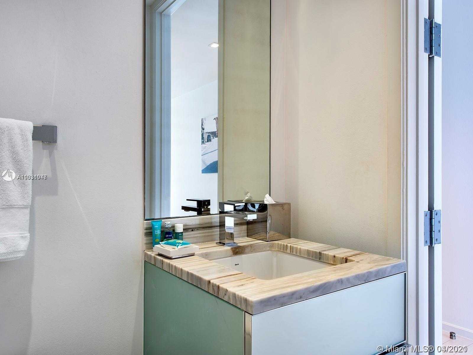 Small Image of 2201 COLLINS AVE #1519, Miami Beach Number 14