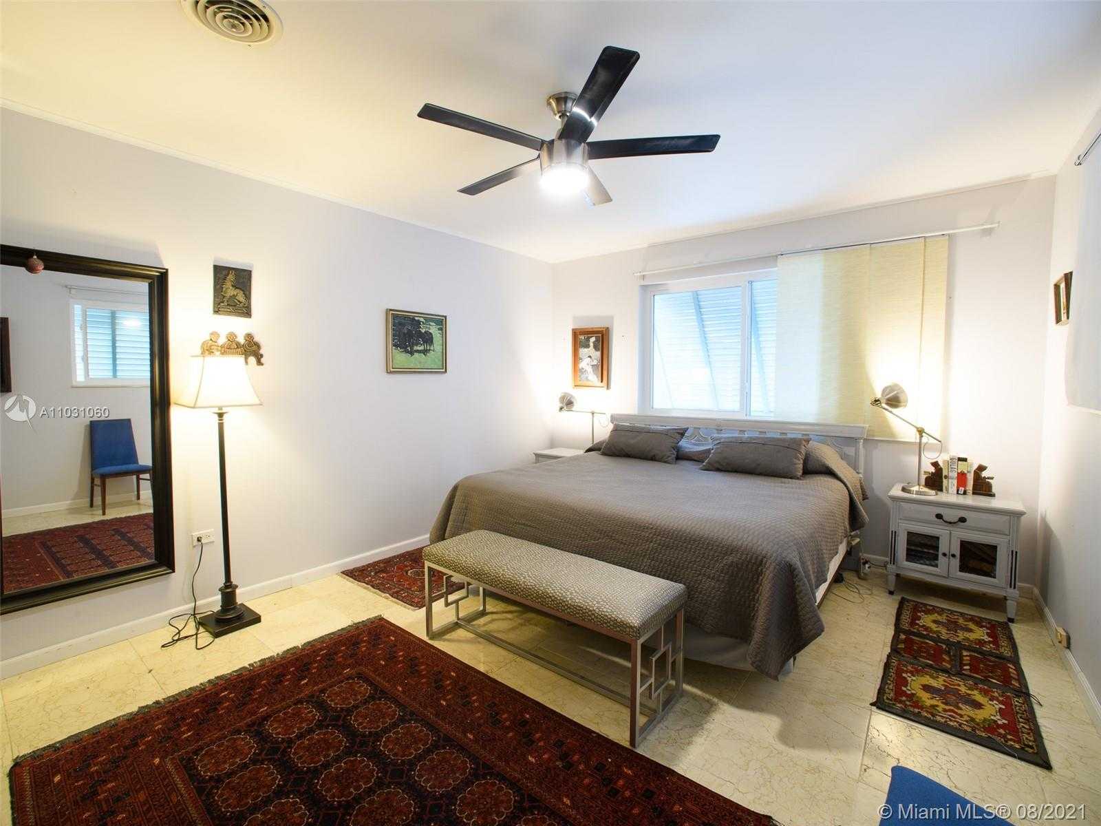 Small Image of 8835 HAWTHORNE AVE, Surfside Number 16