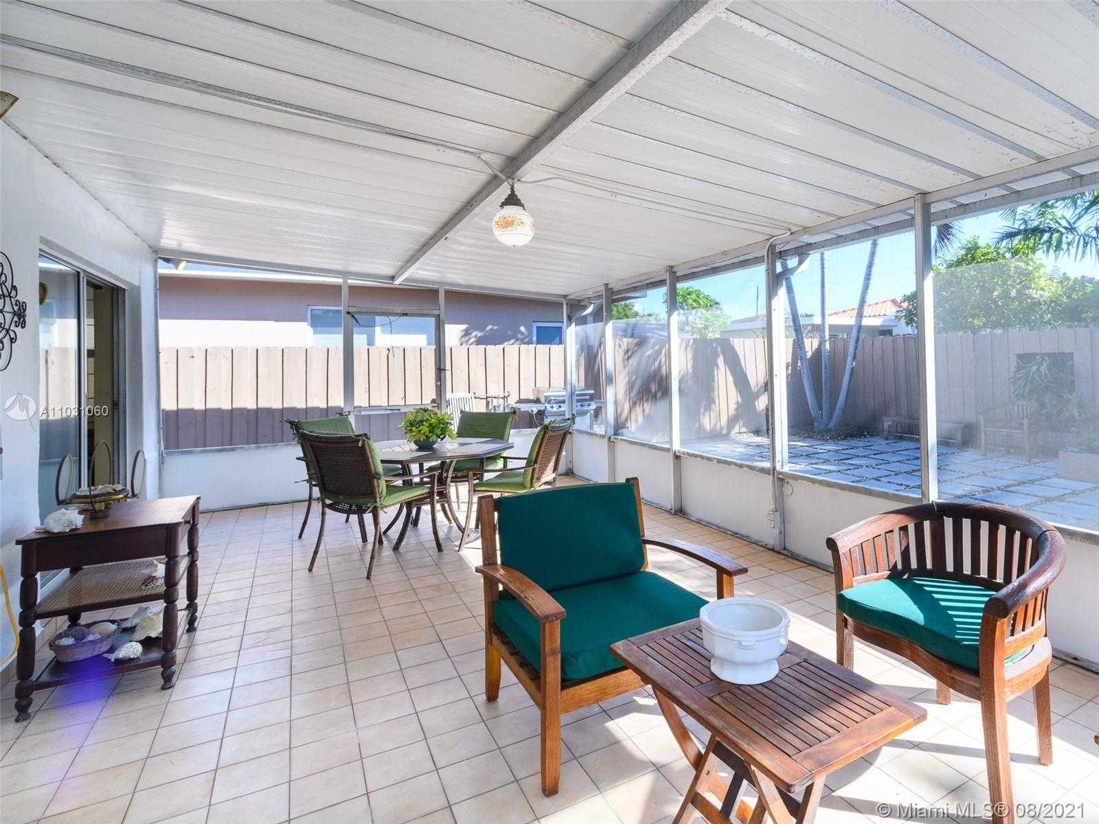 Small Image of 8835 HAWTHORNE AVE, Surfside Number 18