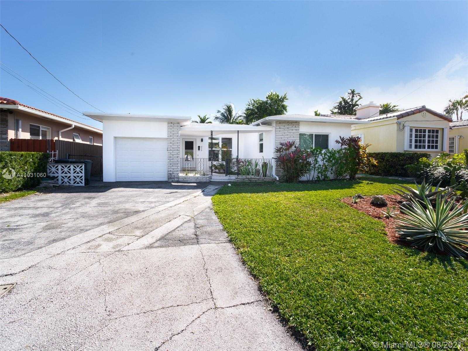Small Image of 8835 HAWTHORNE AVE, Surfside Number 2