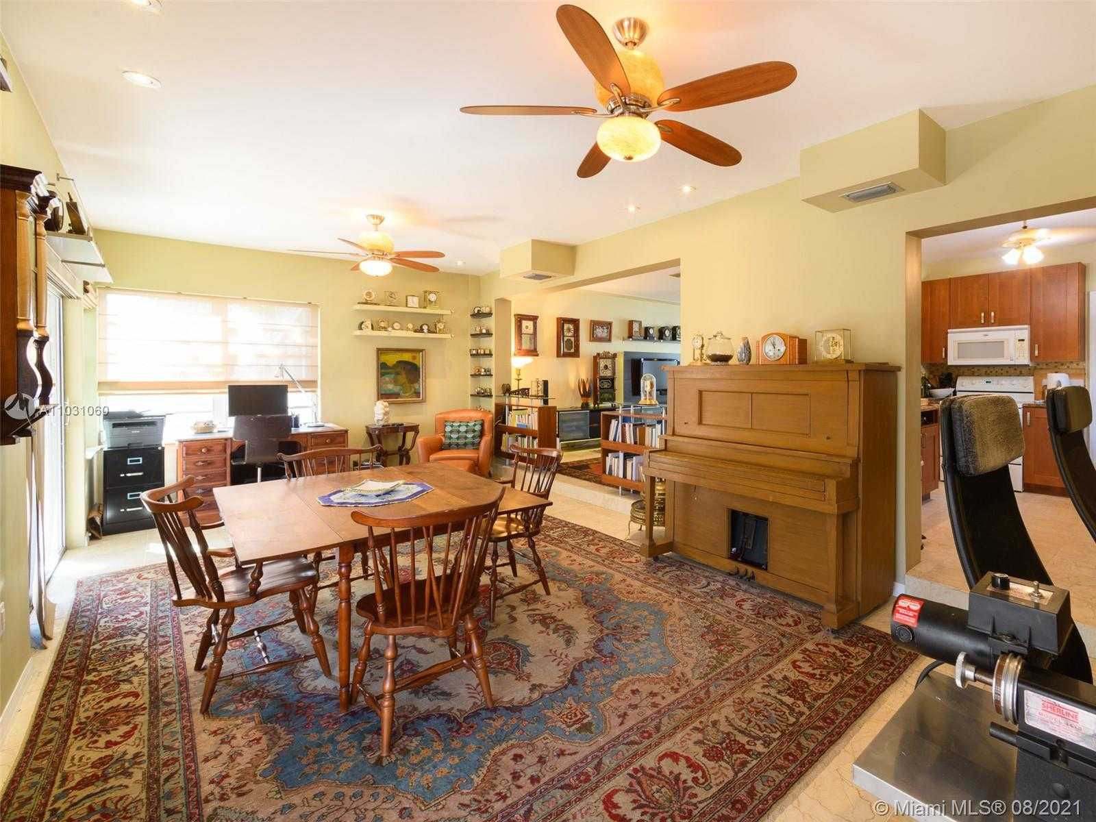 Small Image of 8835 HAWTHORNE AVE, Surfside Number 7