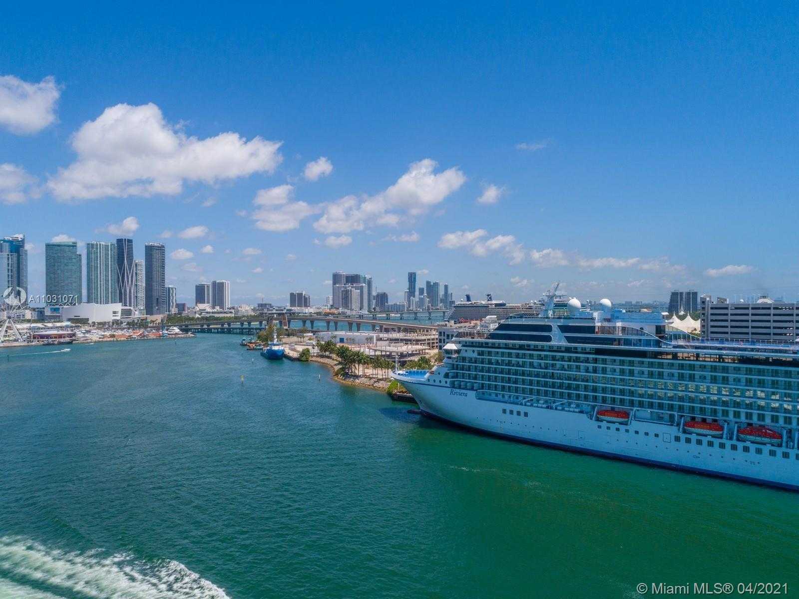 Small Image of 900 BRICKELL KEY BLVD #2903, Miami Number 4