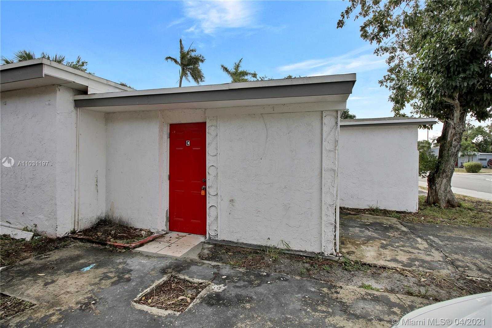 Small Image of 1160 WEST 26TH CT #D, Riviera Beach Number 2