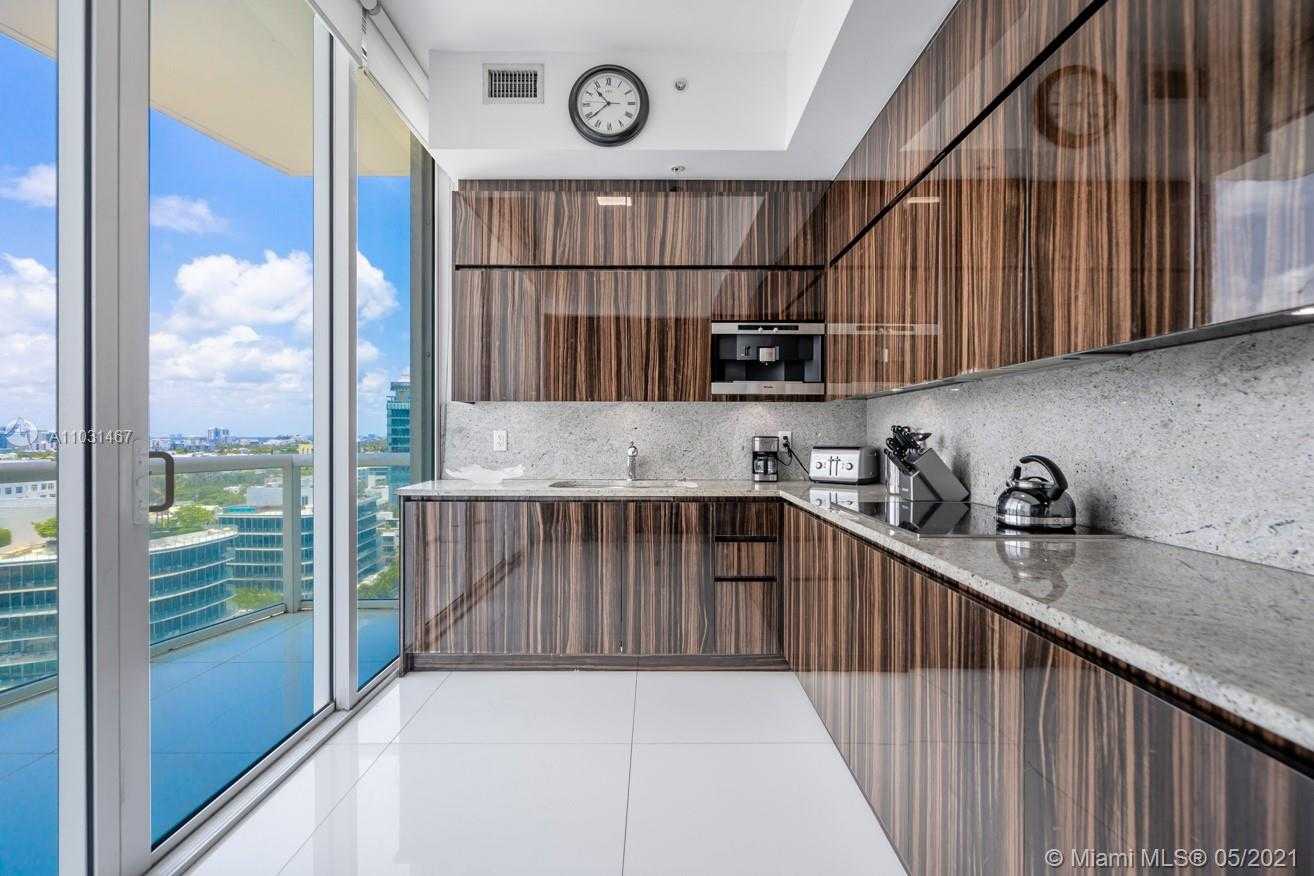 Small Image of 50 SOUTH POINTE DR #1506, Miami Beach Number 15