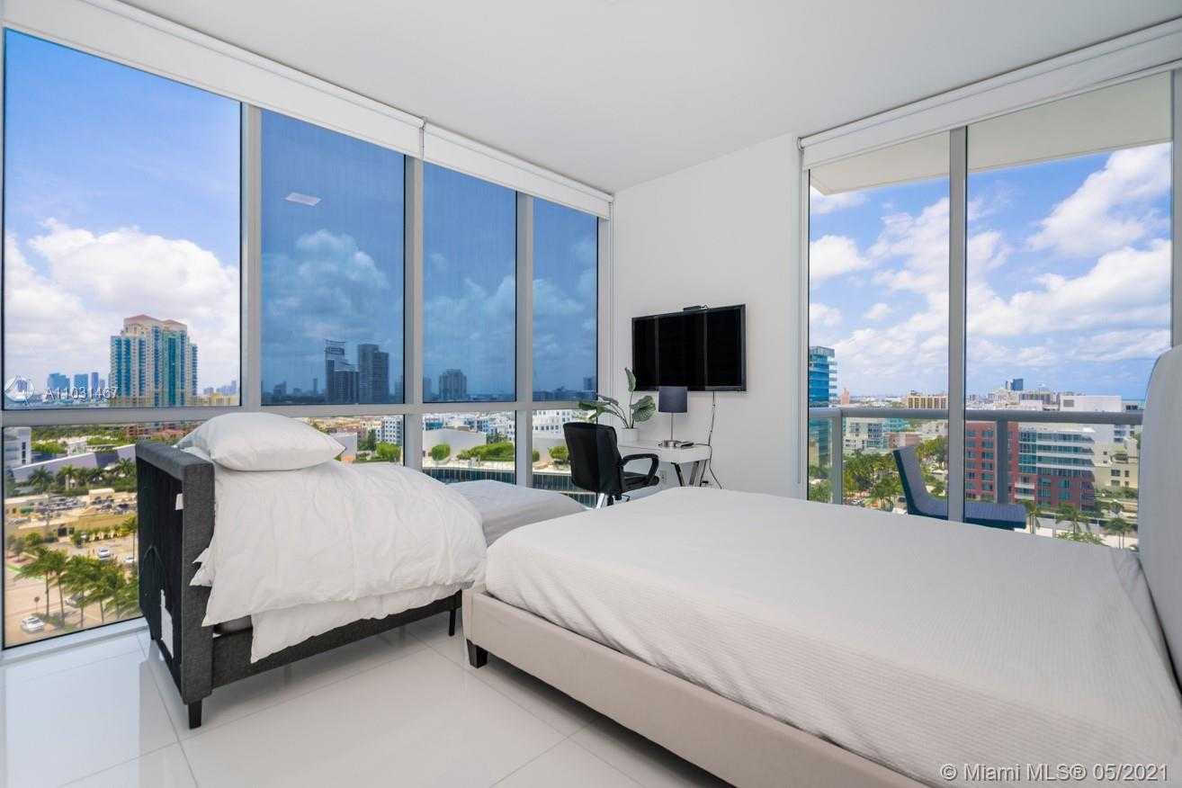 Small Image of 50 SOUTH POINTE DR #1506, Miami Beach Number 20