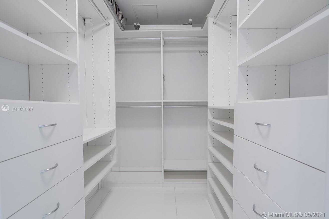 Small Image of 50 SOUTH POINTE DR #1506, Miami Beach Number 22