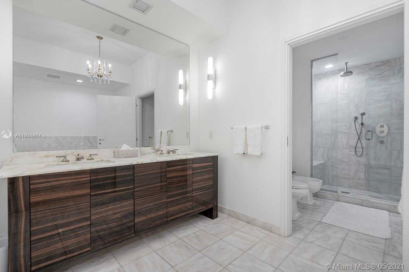 Small Image of 50 SOUTH POINTE DR #1506, Miami Beach Number 23