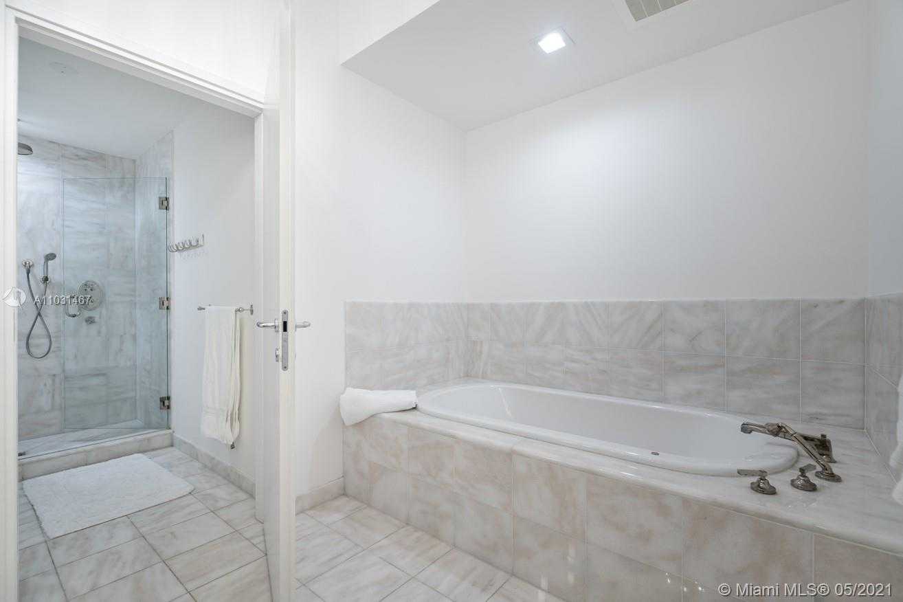 Small Image of 50 SOUTH POINTE DR #1506, Miami Beach Number 24