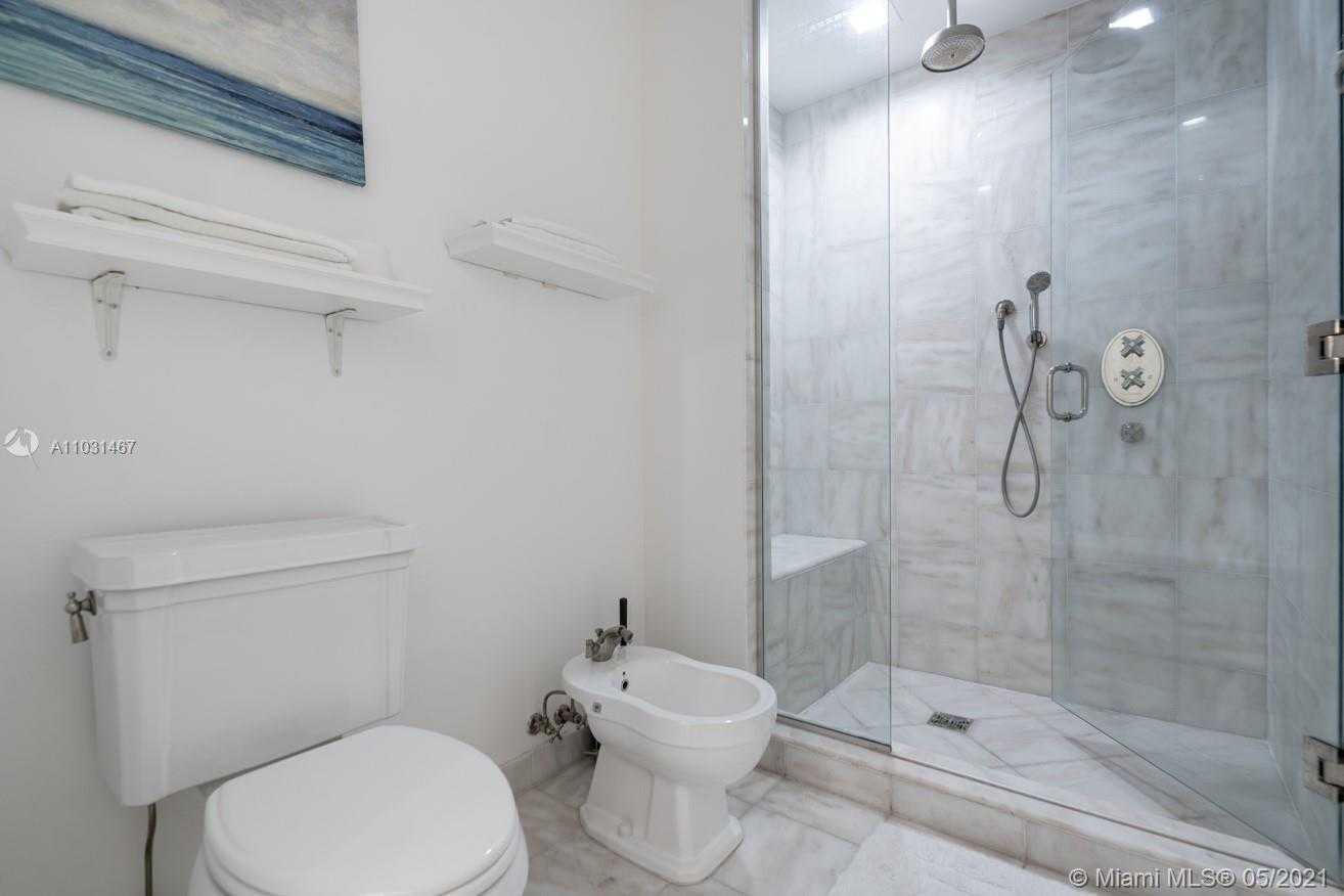 Small Image of 50 SOUTH POINTE DR #1506, Miami Beach Number 25