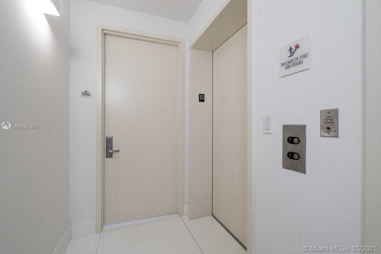 Small Image of 50 SOUTH POINTE DR #1506, Miami Beach Number 7