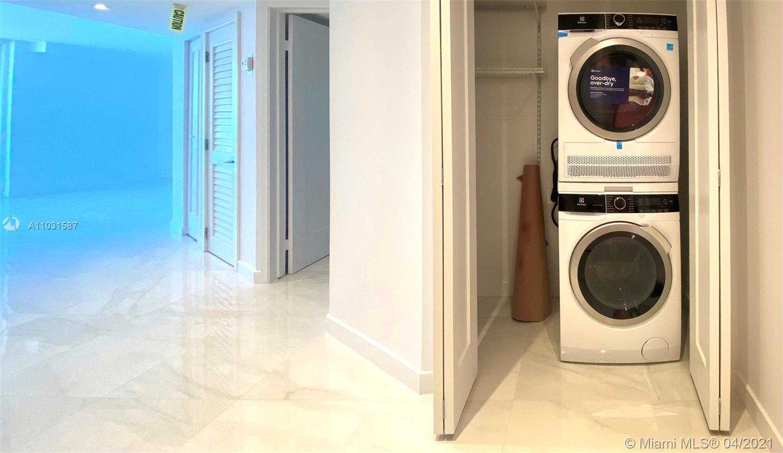 Small Image of 2401 COLLINS AVE #1102, Miami Beach Number 15