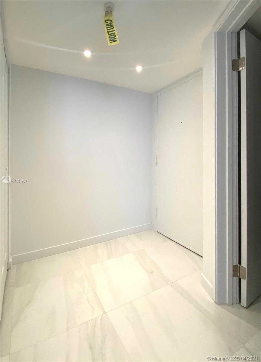 Small Image of 2401 COLLINS AVE #1102, Miami Beach Number 16