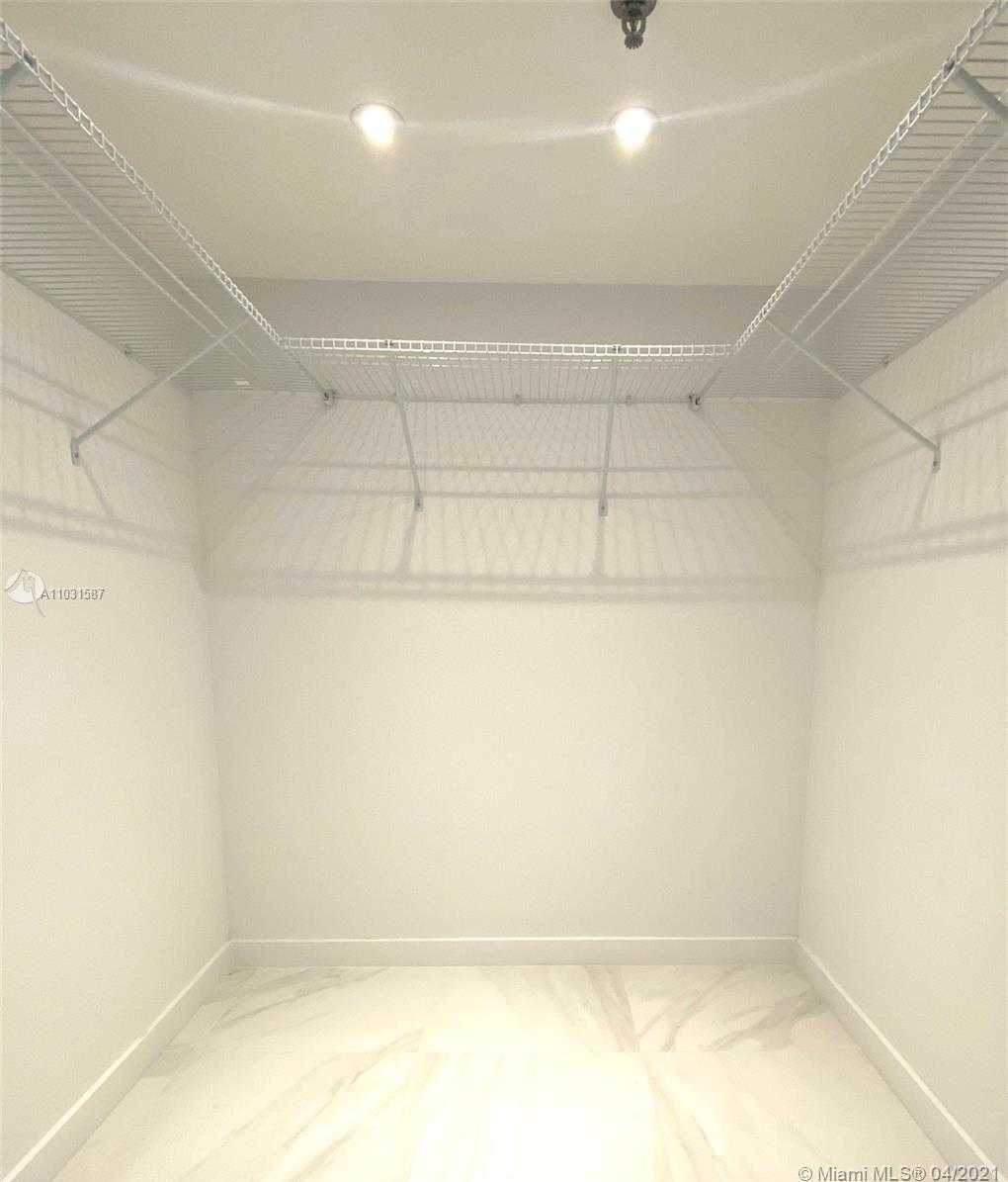 Small Image of 2401 COLLINS AVE #1102, Miami Beach Number 5