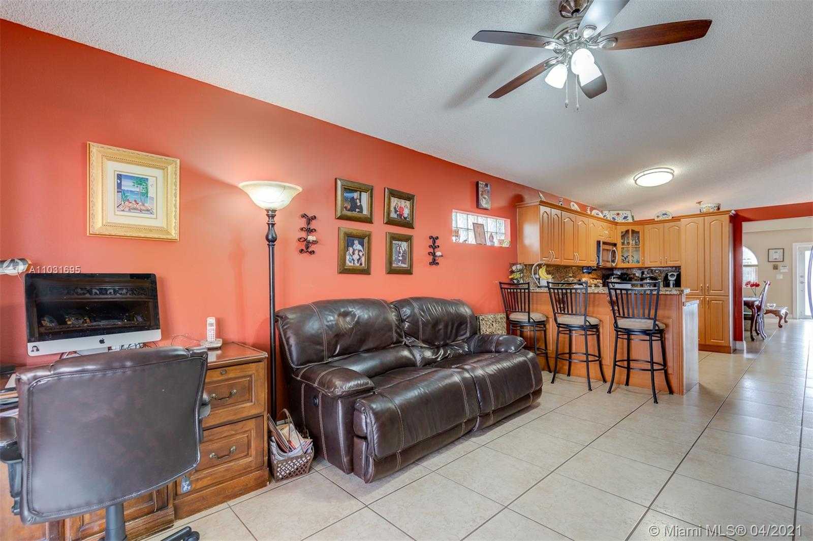 Small Image of 2567 WEST 73RD PL, Hialeah Number 13