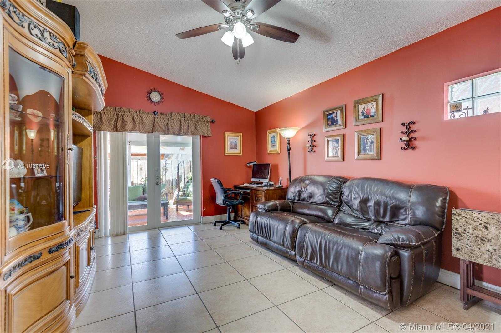 Small Image of 2567 WEST 73RD PL, Hialeah Number 16