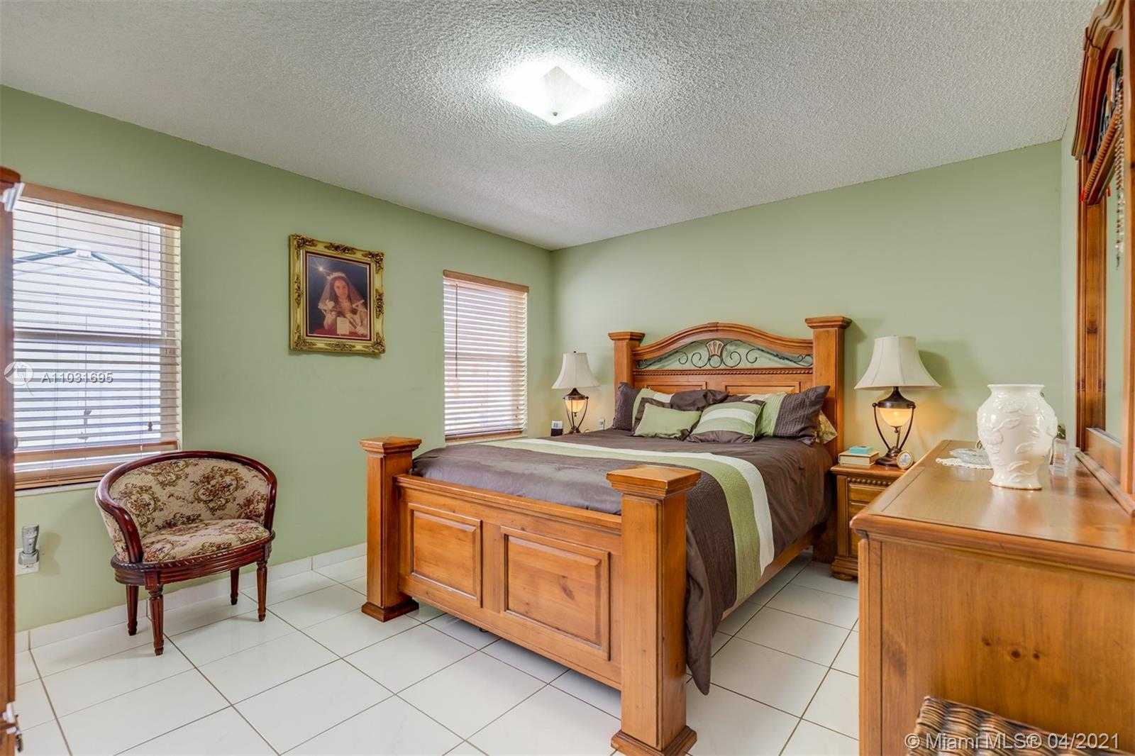 Small Image of 2567 WEST 73RD PL, Hialeah Number 17