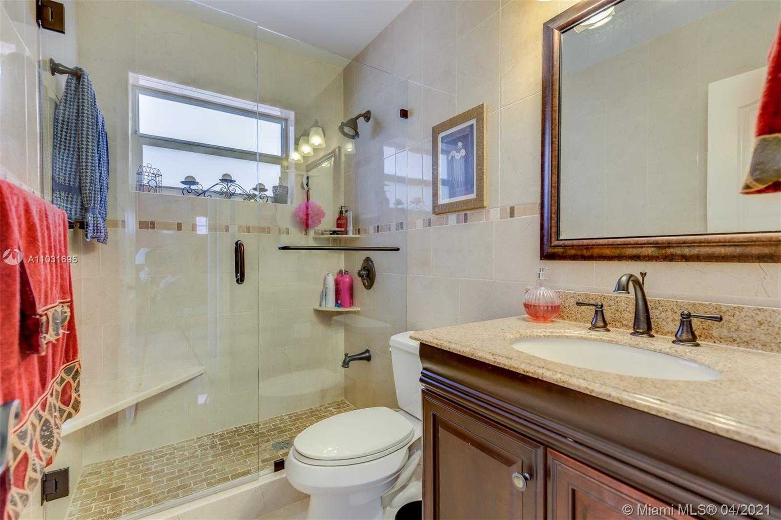 Small Image of 2567 WEST 73RD PL, Hialeah Number 23