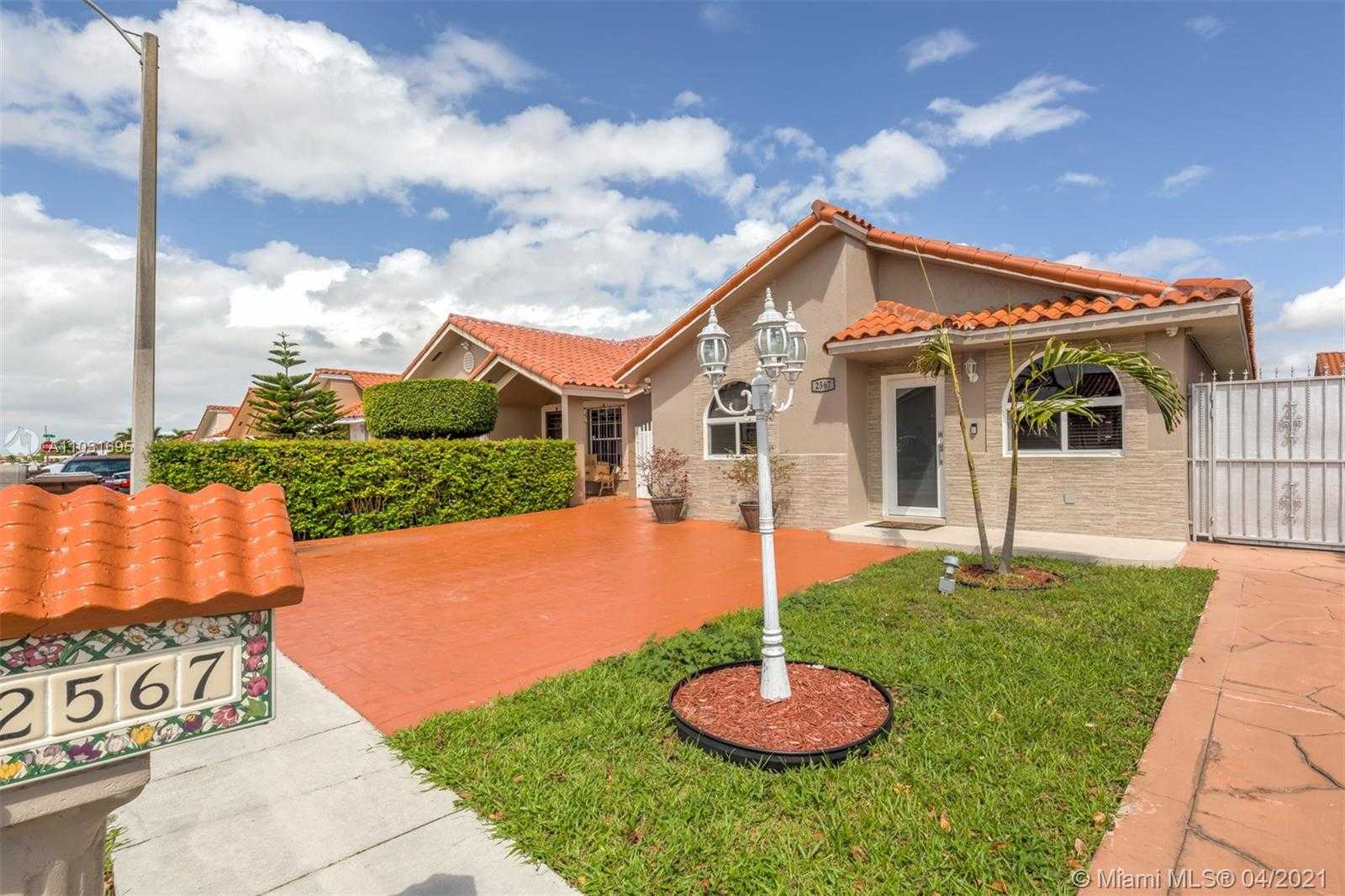 Small Image of 2567 WEST 73RD PL, Hialeah Number 3