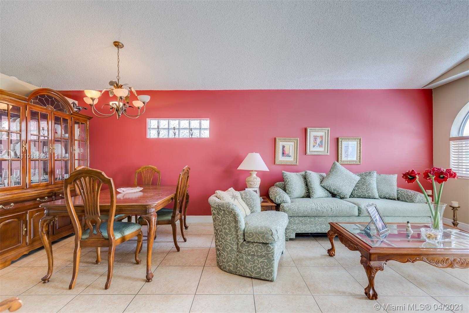Small Image of 2567 WEST 73RD PL, Hialeah Number 5