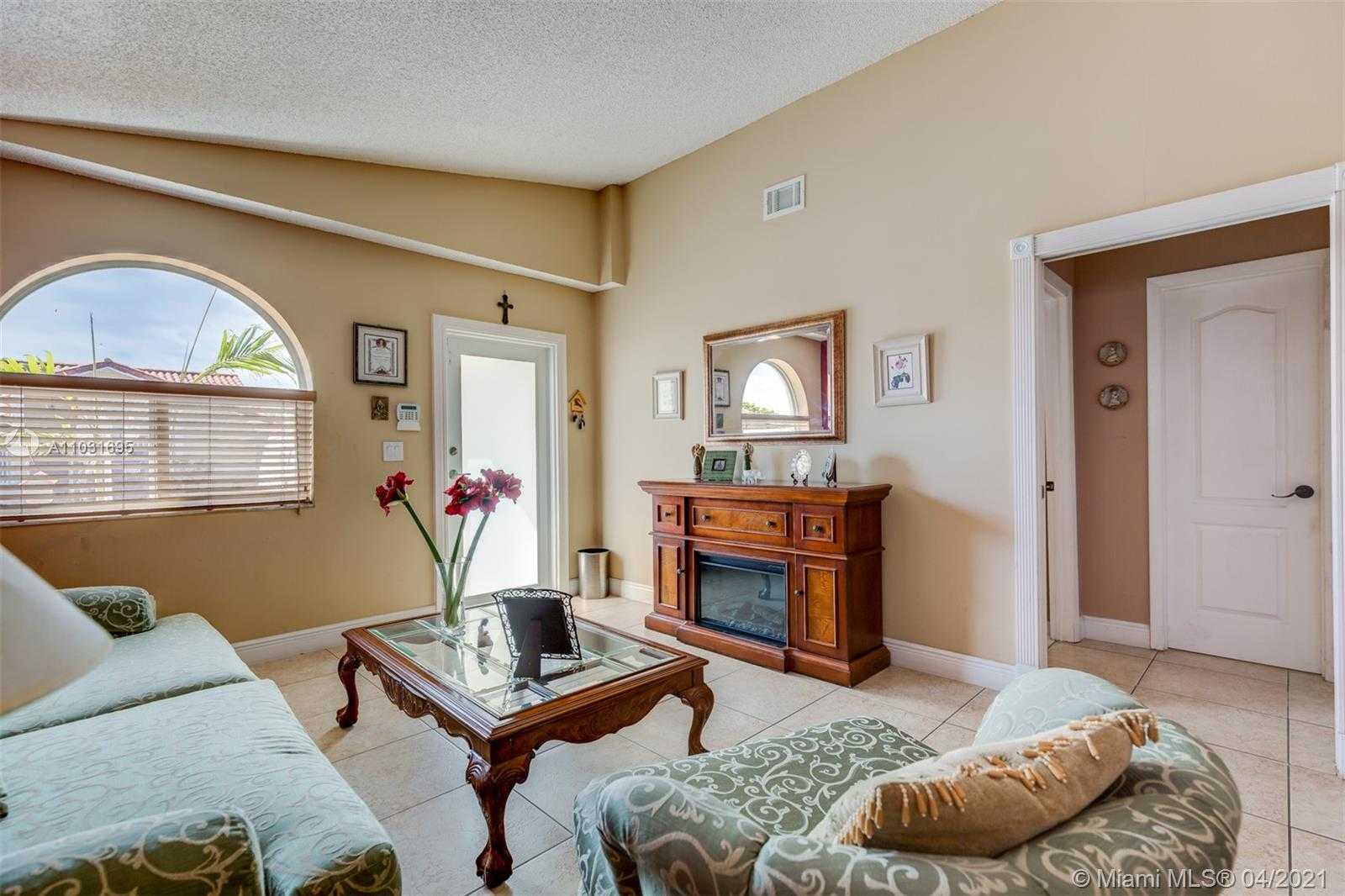 Small Image of 2567 WEST 73RD PL, Hialeah Number 6