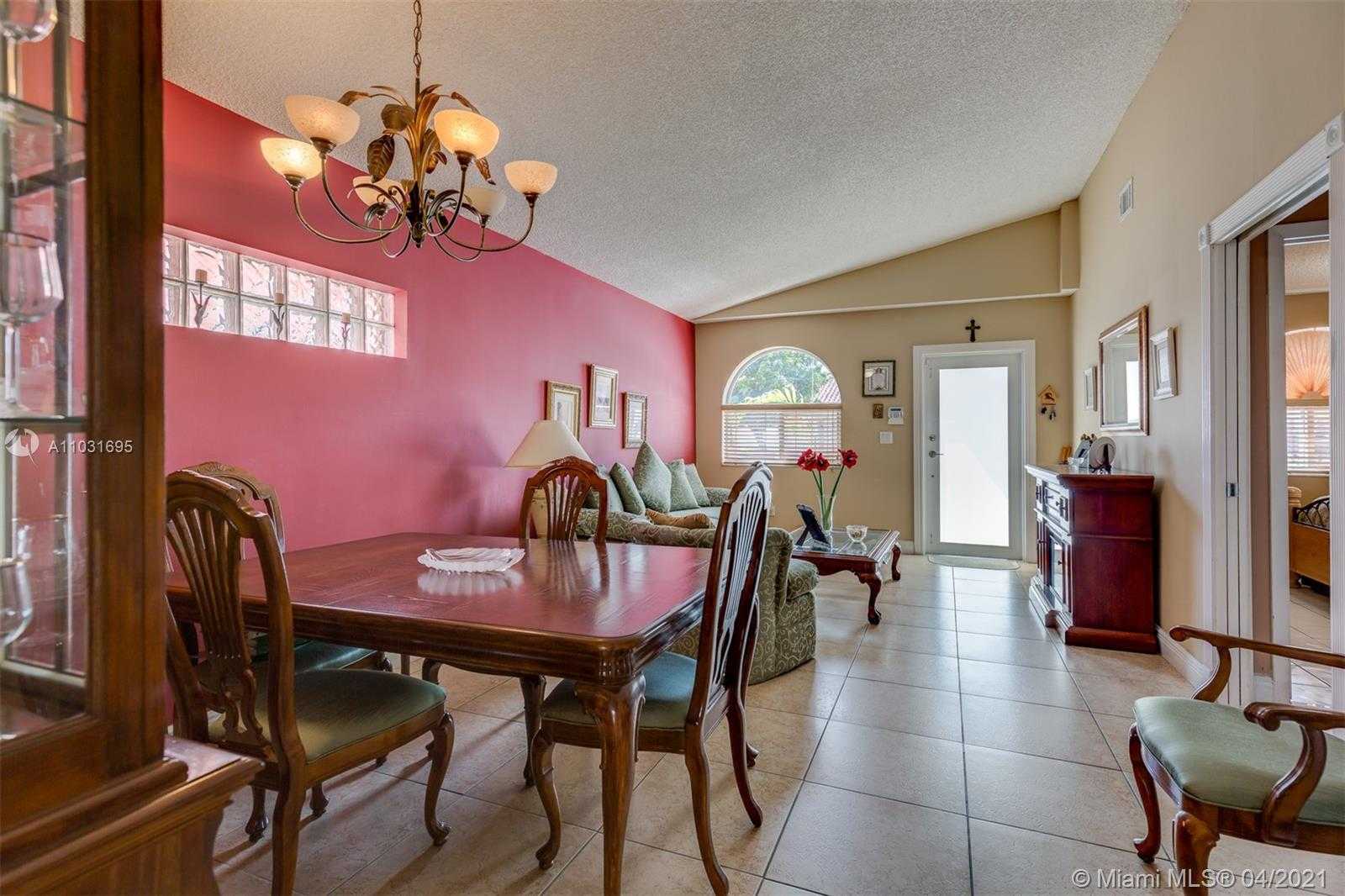 Small Image of 2567 WEST 73RD PL, Hialeah Number 8