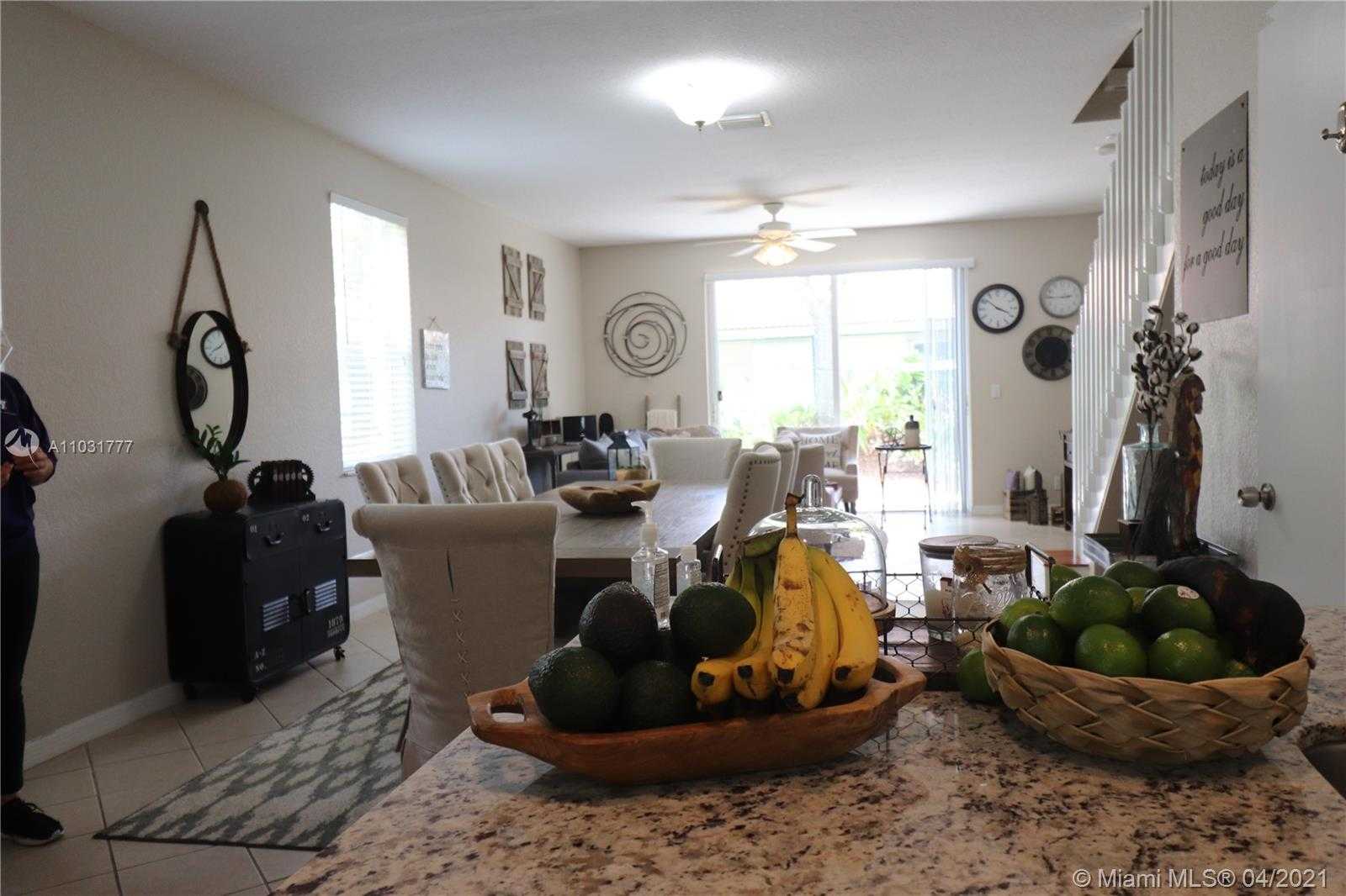 Small Image of 2076 HACIENDA TER #2076, Weston Number 14