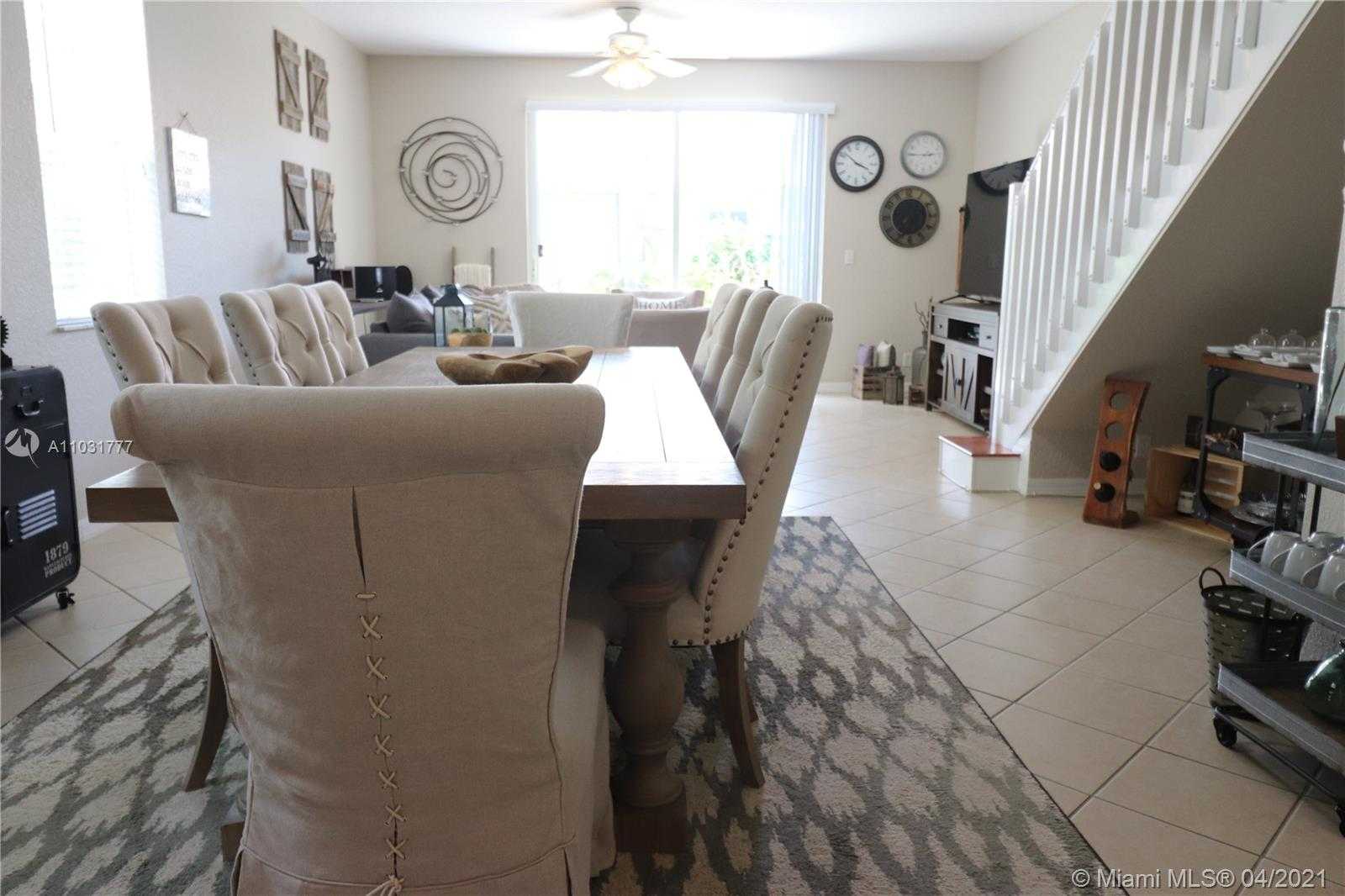 Small Image of 2076 HACIENDA TER #2076, Weston Number 15