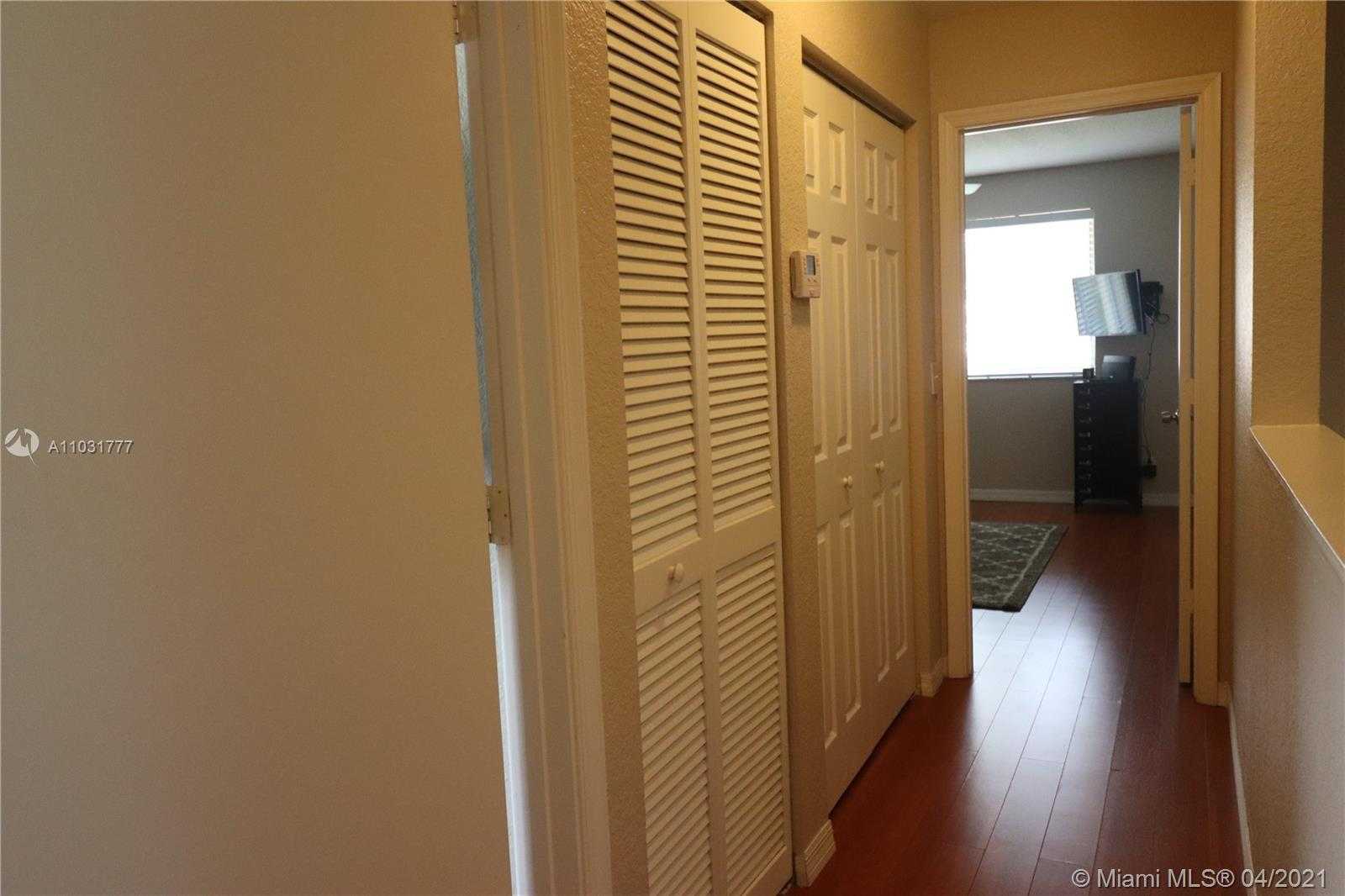 Small Image of 2076 HACIENDA TER #2076, Weston Number 3