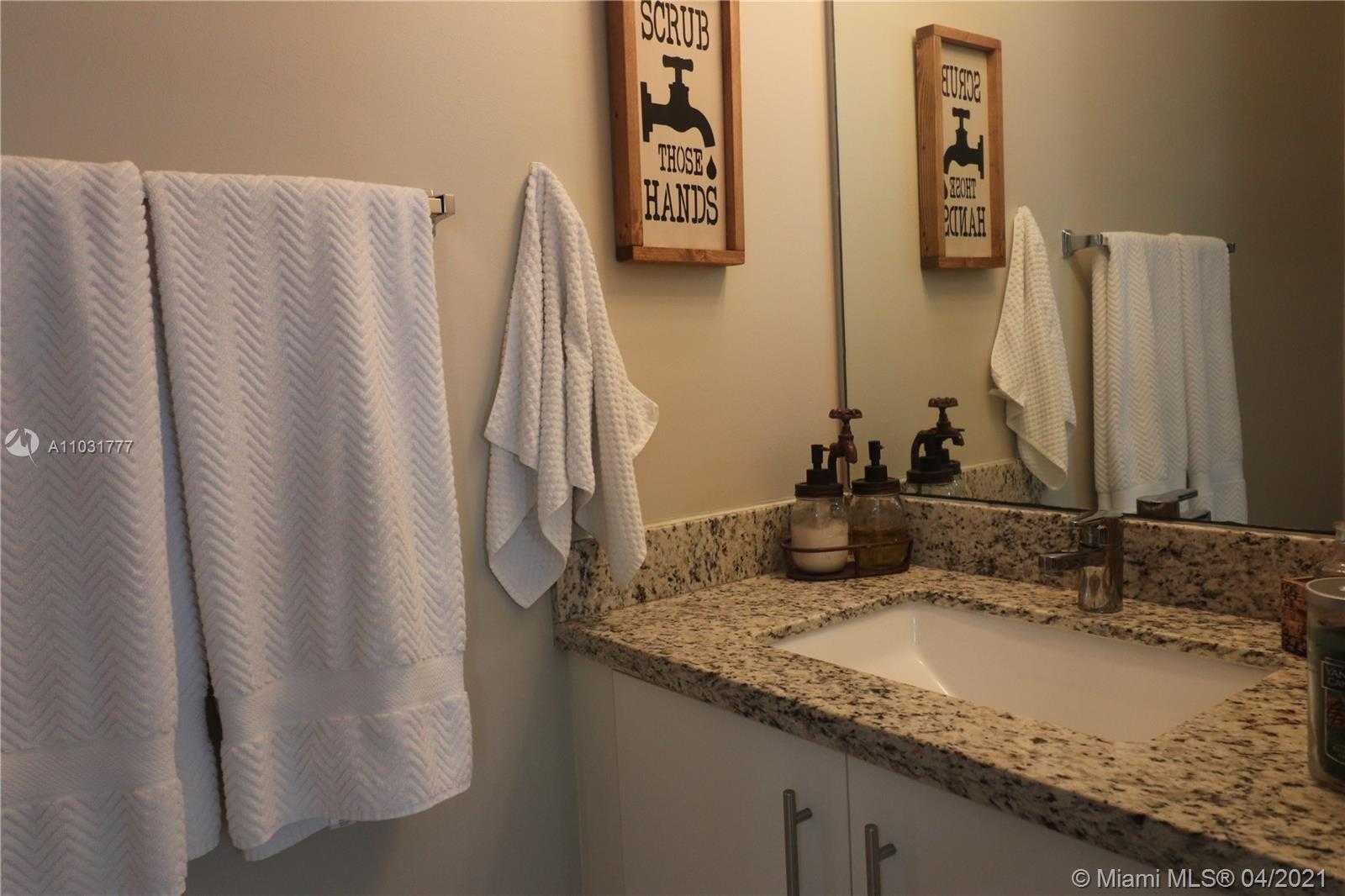 Small Image of 2076 HACIENDA TER #2076, Weston Number 31
