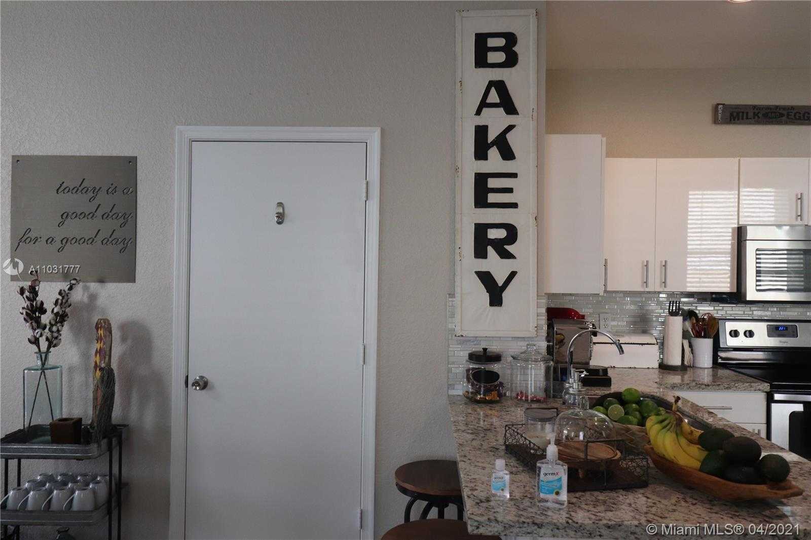 Small Image of 2076 HACIENDA TER #2076, Weston Number 33
