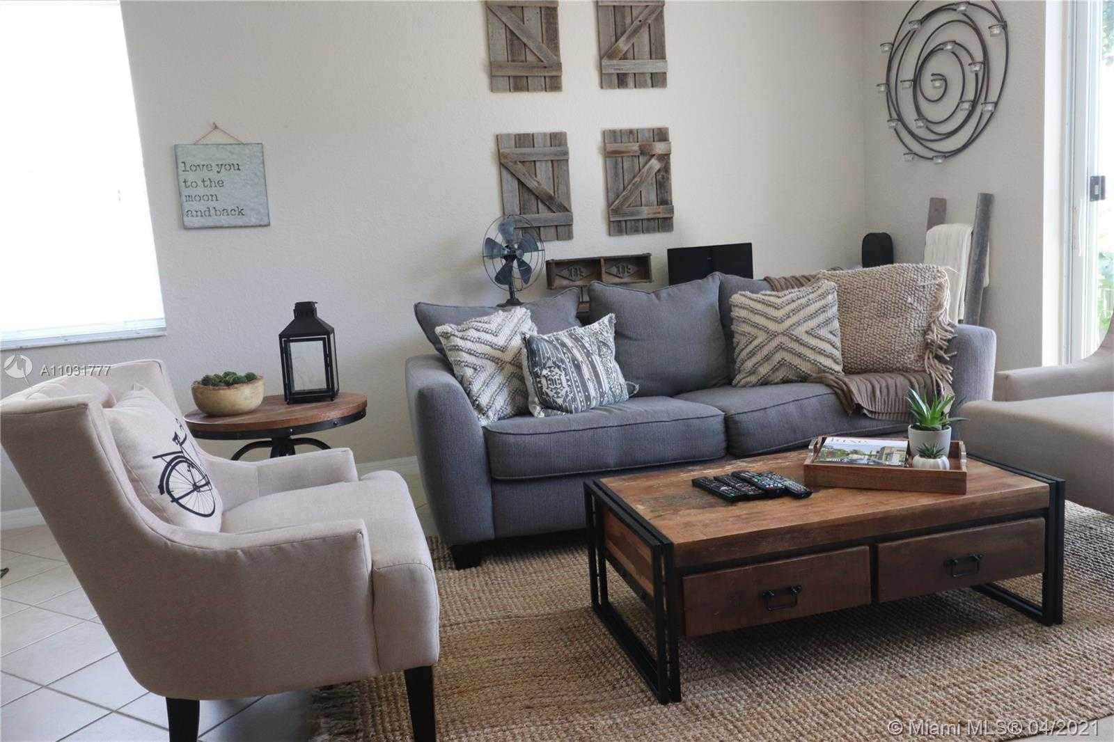 Small Image of 2076 HACIENDA TER #2076, Weston Number 4