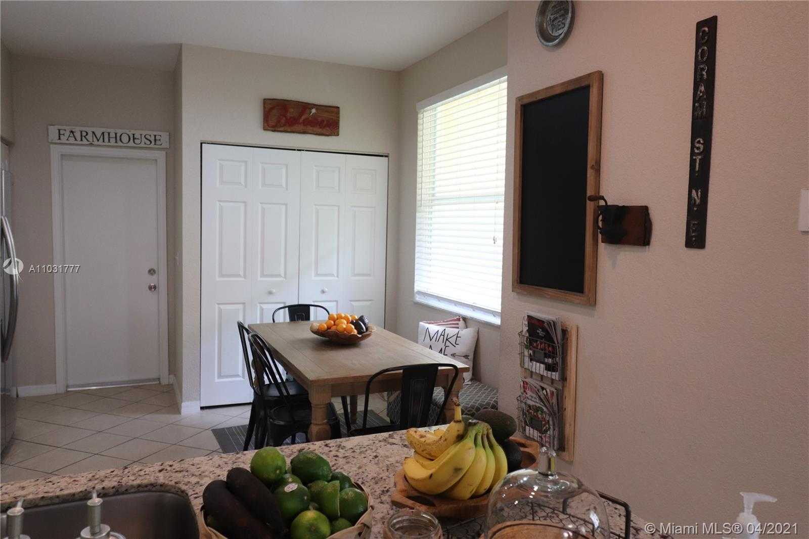Small Image of 2076 HACIENDA TER #2076, Weston Number 6
